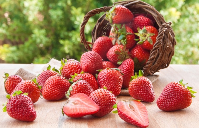 Are Strawberry Worms Dangerous